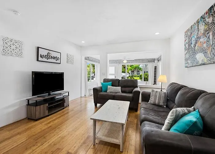 Perfect Fll Location With Putting Green